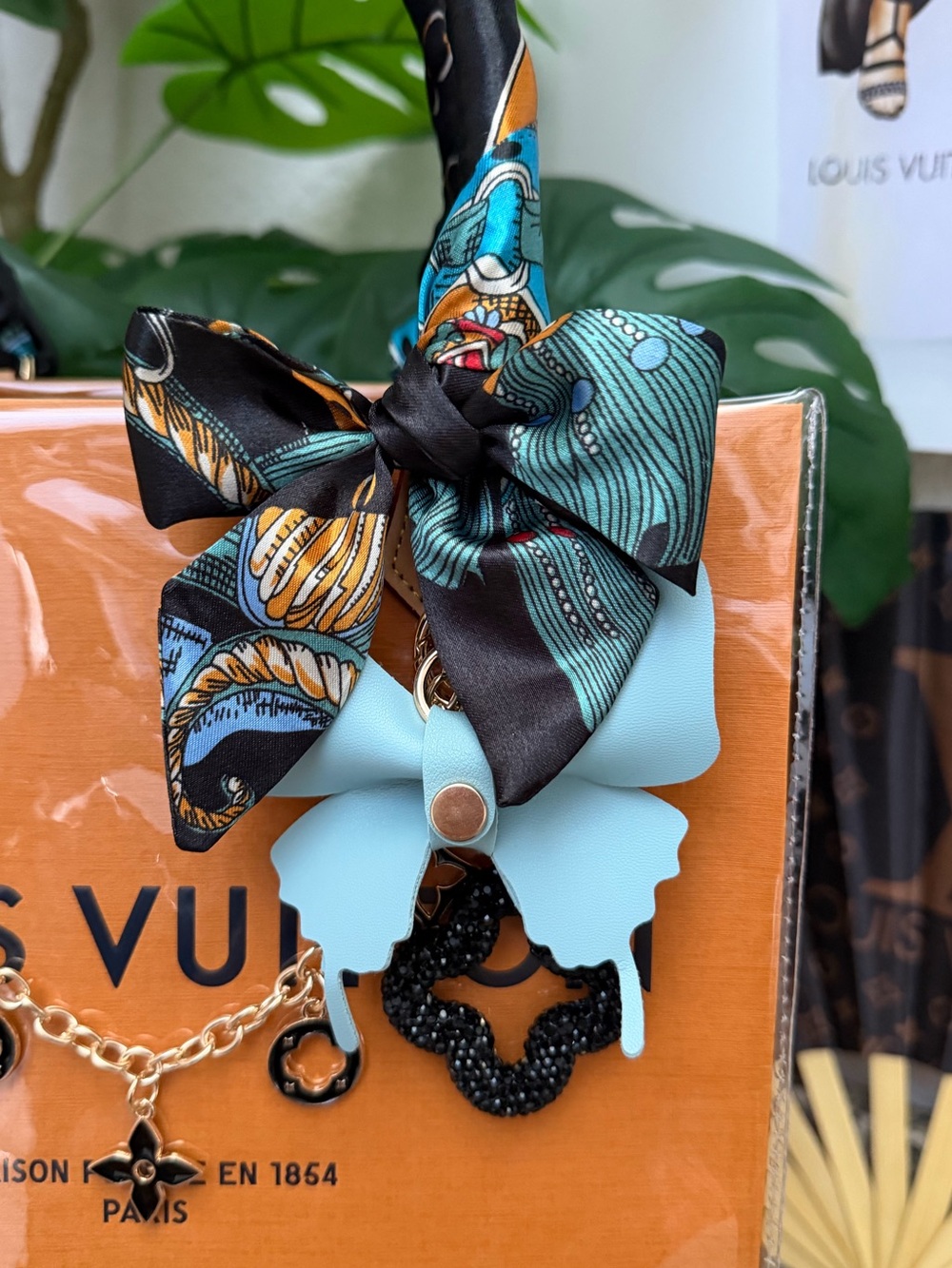 🩵🖤🩵Louis Vuitton Gift Bag Tote🩵🖤🩵 - Picture 3 of 7